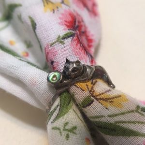 Silver cat and opal ring